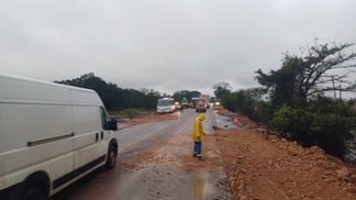 Até então, trecho estava liberado somente para veículos envolvidos no atendimento a cidades atingidas pelas enchentes -Foto: PRF/Divulgação