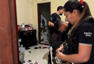 Na residência, agentes encontraram documentos falsos - Foto: Polícia Civil/Divulgação