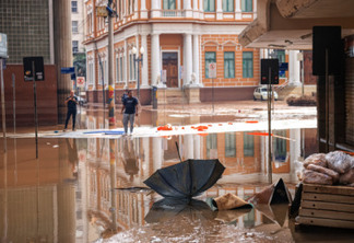 PORTO ALEGRE, RS, BRASIL, 22.05.2024 - Fotos gerais enchentes em Porto Alegre, dia de limpeza pela cidade. Crédito: Gustavo Mansur/ Palácio Piratini