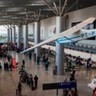 Aeroporto de Porto Alegre reabrirá para embarque e desembarque