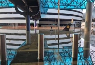 Área externa do aeroporto está alagada.Foto: Divulgação/Fraport 