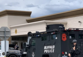Atirador entrou em um supermercado em Buffalo, nos Estados Unidos. Crédito: Reprodução/Twitter