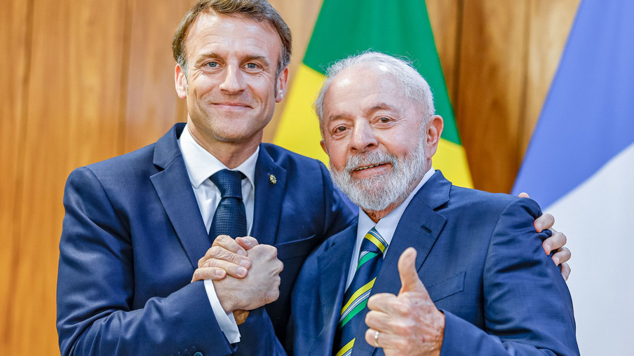 Presidente Lula durante reunião bilateral com o Presidente da França, Emmanuel Macron, no Palácio do Planalto - Foto: Ricardo Stuckert / PR