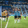 Cristaldo (C) e Soteldo marcaram para o Grêmio - Foto: Lucas Uebel/Grêmio FBPA