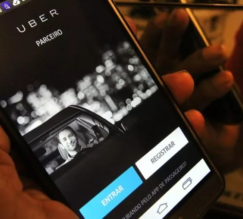 Tela inicial do aplicativo Uber, mostrando opções de acesso. Foto: Fernanda Carvalho/ Fotos Públicas