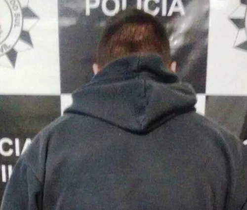 Homem foi preso ao tentar  violar caixa eletrônico em Porto Alegre. Foto: Polícia Civil / Divulgação