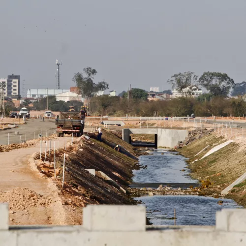 Obras da avenida Severo Dullius estão paradas por falta de dinheiro. Foto: Joel Vargas/PMPA