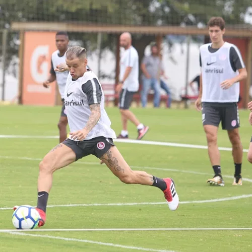 D'Alessandro durante os treinamentos para o duelo contra o Remo pela Copa do Brasil. Foto: Ricardo Duarte/Divulgação