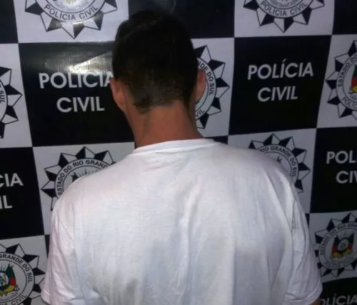 O homem também possui antecedentes criminais por roubos de veículos e receptação de veículo roubado. Foto: Polícia Civil/Divulgação