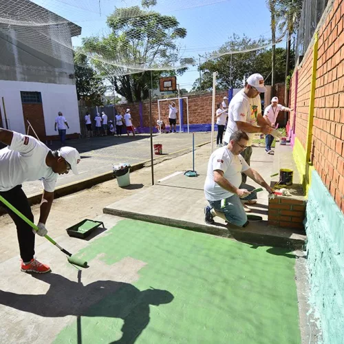 PPG completa projeto Colorful Communities na escola José Maurício, em Gravataí