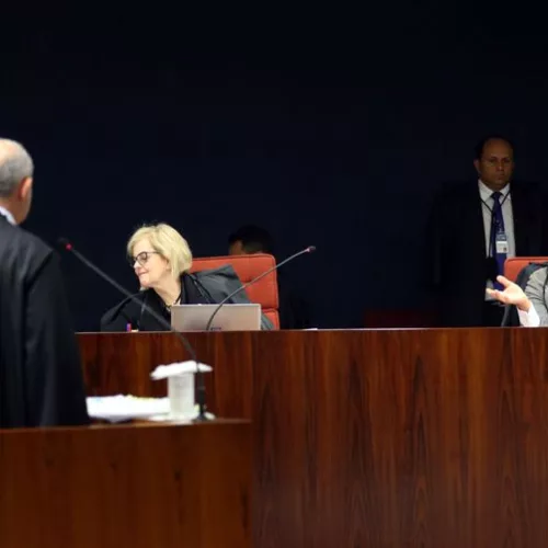 Os ministro do STF Rosa Weber e Marco Aurélio Mello durante julgamento do inquérito em que o senador Aécio Neves é acusado de corrupção passiva e obstrução de Justiça. Foto: José Cruz/Agência Brasil