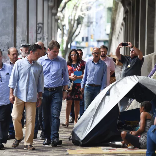 Câmara visitou Viaduto em janeiro. Situação das pessoas em situação de rua é problema de difícil solução. Foto: Tonico Alvares/CMPA