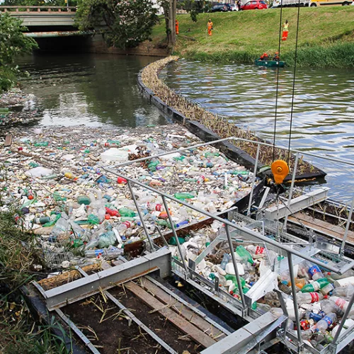 Além da dragagem, arroio conta com ecobarreira em um dos pontos. Foto: Luciano Lanes/ PMPA
