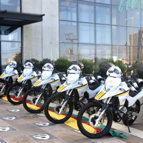 Foram entregues cinco motos, modelo Honda XRE 300r, caracterizadas e totalmente equipadas para o policiamento ostensivo. Foto: Rodrigo Ziebell/ SSP