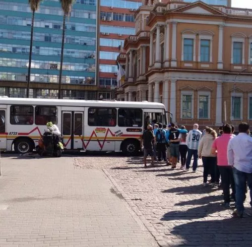 Quem for de ônibus contará com dez veículos da linha especial Futebol. (Crédito: Vitor de Arruda Pereira/Agora no RS)