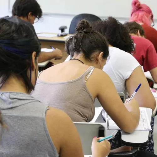 Serão distribuídas 50 bolsas de estudos com 30% de desconto. Foto: Marcos Santos/USP Imagens