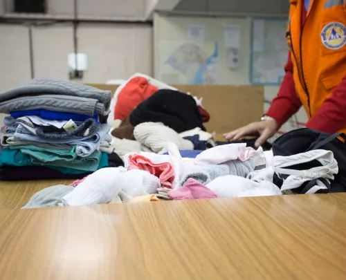 O estoque de roupas para crianças e de cobertores está no fim. Foto: Karine Viana/Palacio Piratini