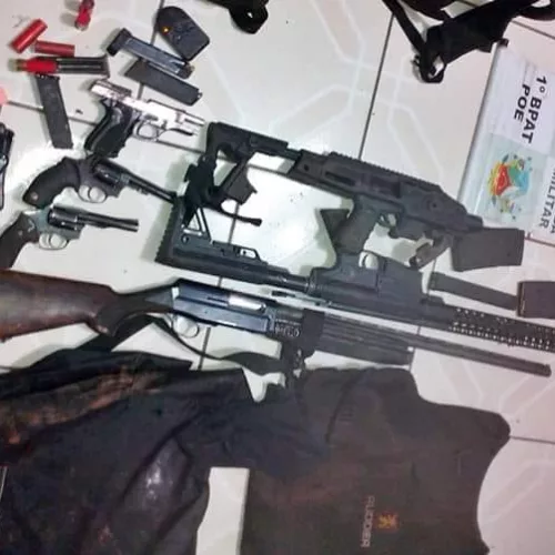 Armas apreendidas pela polícia após confronto em Jaquirana. Crédito: Brigada Militar / Divulgação