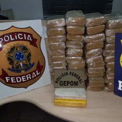 Drogas apreendidas durante ação dos policiais federais. Foto: Polícia Rodoviária Federal/ Divulgação