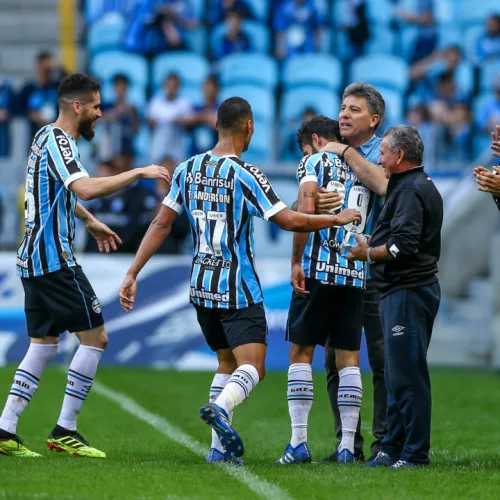 A equipe do técnico Renato Gaúcho imprimiu o seu ritmo na partida. Foto: Lucas Uebel/Divulgação