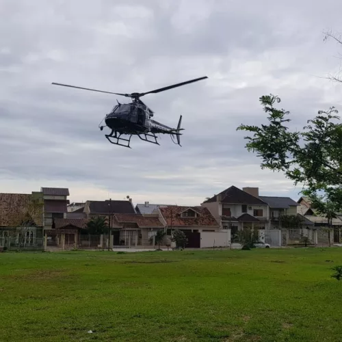 Ação no início da manhã mobilizou policiais civis e militares, inclusive com emprego de helicóptero. Foto: Divulgação/Polícia Civil