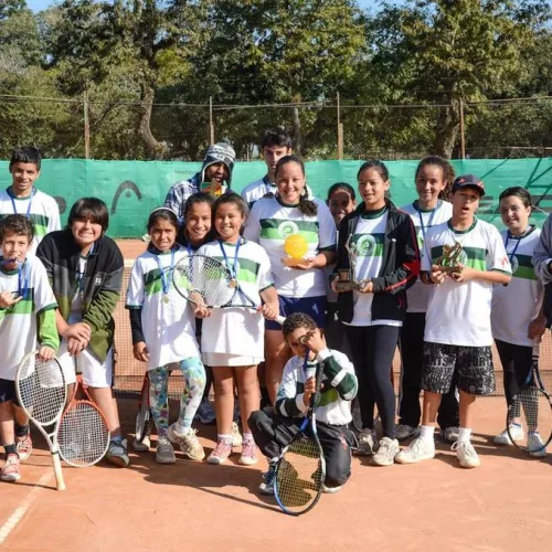 O WimBelemDon desenvolve um trabalho de transformação social de crianças e adolescentes no bairro Belém Novo, em Porto Alegre. (Foto: Divulgação)