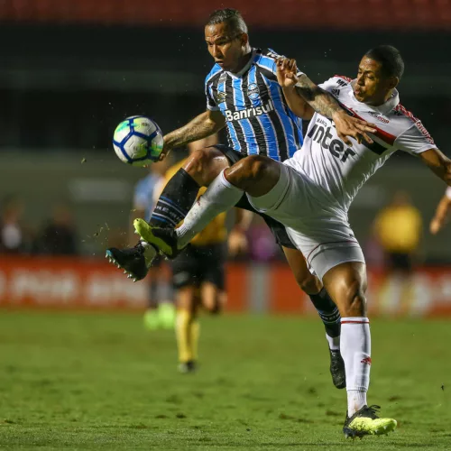 Com o resultado, o Grêmio chega a 59 pontos. Foto: Lucas Uebel/Divulgação 
