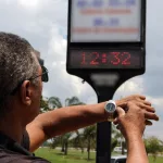 Os brasileiros das regiões Centro-Oeste, Sudeste e Sul, que abrangem dez estados e o Distrito Federal, devem adiantar o relógio em uma hora. (Foto: Arquivo/Agência Brasil)