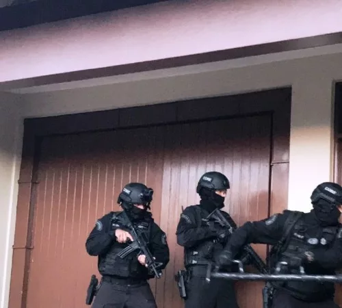 Oito pessoas foram presas e um adolescente foi apreendido durante a ação - Foto: Divulgação/PC
