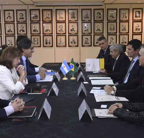 Ministro Sérgio Moro durante reunião com os Ministros Argentinos de Justiça e Direitos Humanos, Germán Garavano, e da Segurança, Patrícia Bullrich. Foto: Isaac Amorim/MJSP