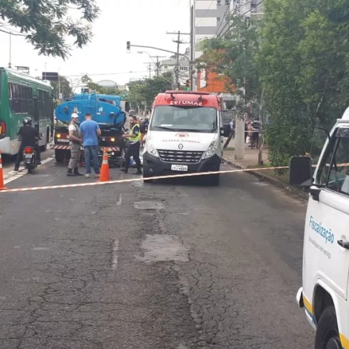 Acidente aconteceu na Avenida Bento Gonçalves com caminhão do Dmae. Foto: Divulgação/EPTC