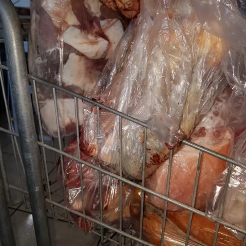 A polícia apreendeu quase meia tonelada de carnes em estado impróprio para consumo. Foto: Divulgação/Policia Civil