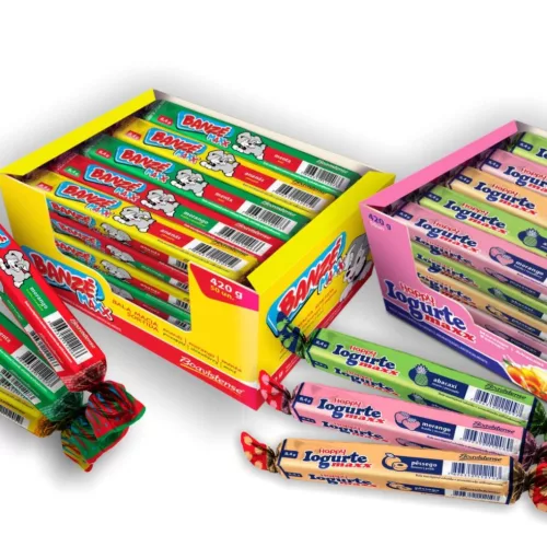 Batizadas de Banzé Maxx e Happy Maxx, os produtos em formato de tubo foram dispostos em displays de papel cartão com 50 unidades. Foto: Divulgação
