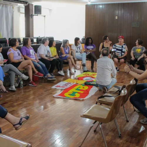 Camponesas e urbanas realizaram uma coletiva de imprensa em Porto Alegre para divulgar as ações em alusão ao Dia Internacional da Mulher no Estado. Foto: Divulgação