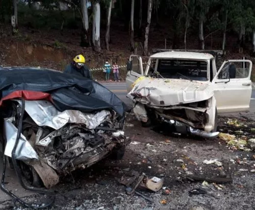 O motorista do Palio, que tinha 28 anos, morreu no local. Foto: Divulgação/Polícia Rodoviária Estadual de Farroupilha