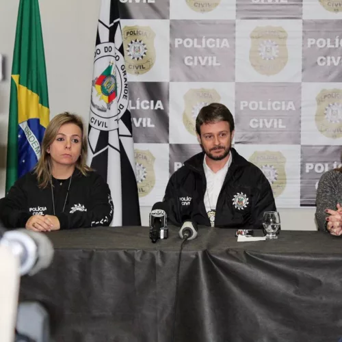 De acordo com a delegada Jeiselaure de Souza (e), o agressor não aceitava o fim do relacionamento. Foto: Divulgação/Polícia Civil 