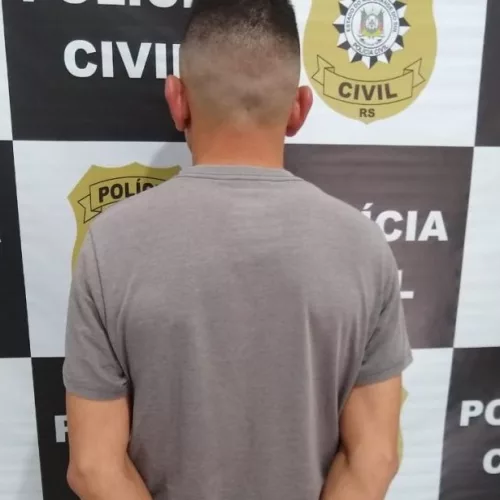 Homem foi preso no bairro Navegantes. Foto: Divulgação/Polícia Civil 
