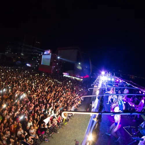 Cerca de 8.500 pessoas estiveram na Arena Nº1 Brahma na sexta-feira (14). Foto: Giovanni Rocha / Arena Nº1 Brahma