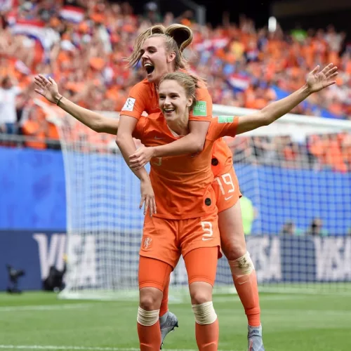 Jogadoras da Holanda comemoram vitória de 3 a 1. Foto: Getty Images