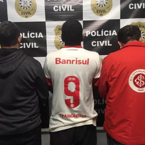 A identidade das três pessoas presas não foi divulgada. Foto: Divulgação/Polícia Civil 