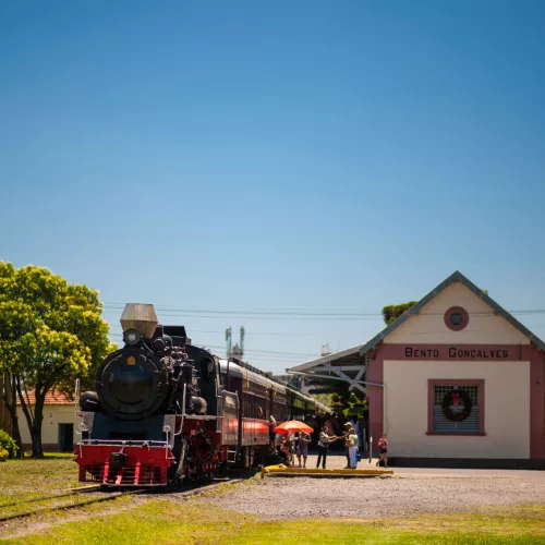 Estação de Bento Gonçalves e a tradicional Maria Fumaça. Foto: Divulgação 