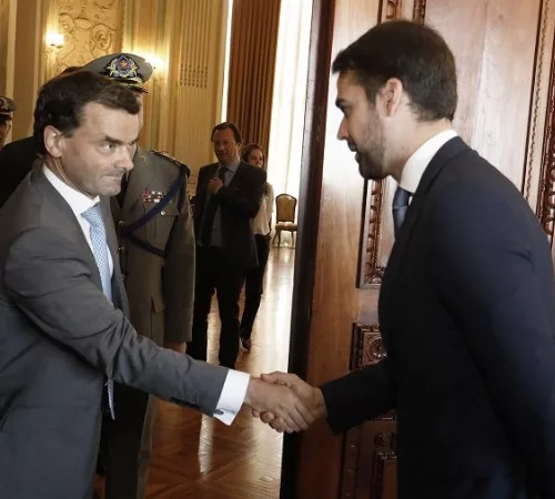 Embaixador Patrick Herman discutiu com governador Leite possíveis parcerias entre Bélgica e RS. Foto: Itamar Aguiar / Palácio Piratini
