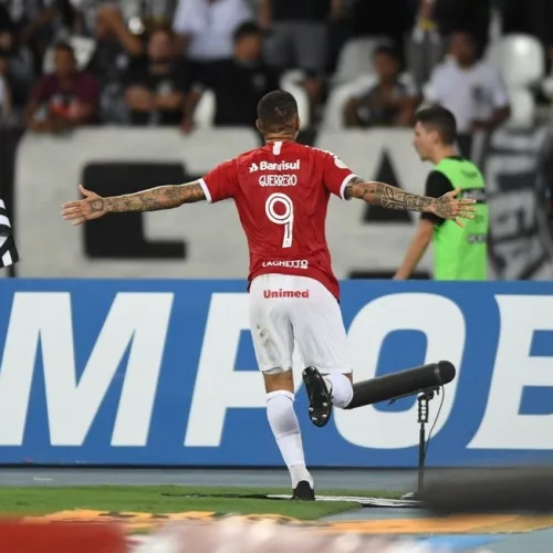 Paolo Guerrero fez o único gol da partida. Foto: Ricardo Duarte/Divulgação 