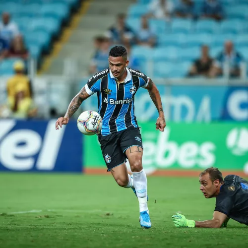  Lance da partida entre Grêmio e Esportivo. Foto: Lucas Uebel/Divulgação  