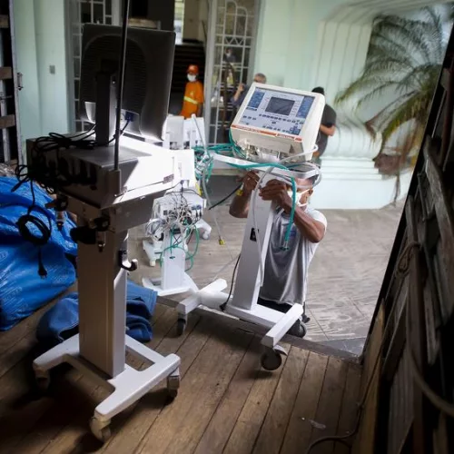 Porto Alegre, RS - 20/03/2020 - Retirada de equipamentos do Hospital Parque Belém para uso no combate ao coronavírus. Foto: Anselmo Cunha/PMPA