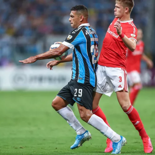 Lance da partida entre Grêmio e Internacional disputada na Arena. Foto: Lucas Uebel/Divulgação 
