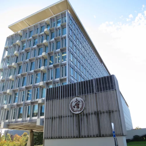 Sede da Organização Mundial da Saúde, em Genebra. Foto: Wikimedia