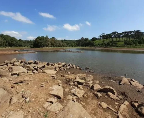  Nível da barragem do Rio Burati está cinco metros abaixo do nível normal. Foto: Divulgação/Secretaria do Meio Ambiente de Farroupilha 