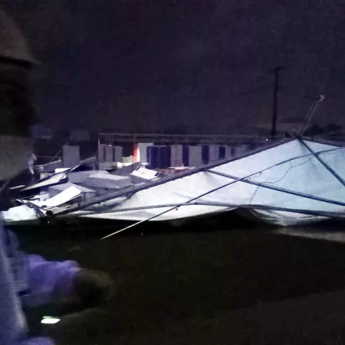 Feridos no desabamento de um telhado na JBS Trindade do Sul foram socorridos. Foto: TV Trindade Web/Reprodução