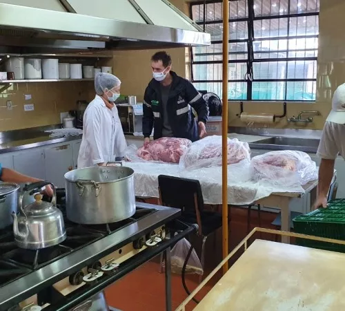 A carne foi inspecionada por um médico veterinário. Foto: Divulgação/Seapdr